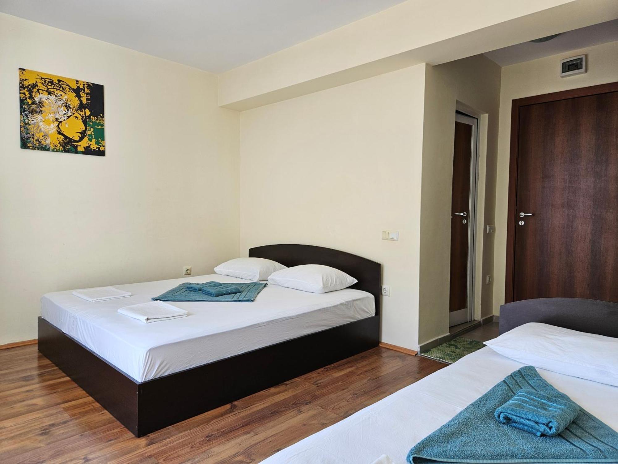 Family House Manolov Hotel Obzor Exterior photo